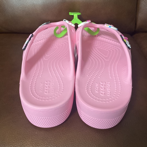 Crocs Classic Platform Hello Kitty Flip Flop Sandals - Picture 7 of 8